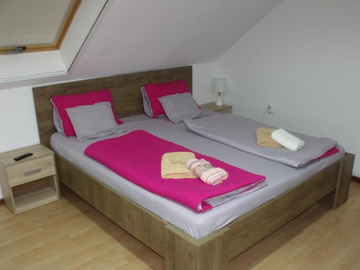 Bed and Breakfast Margaréta Étterem Panzió Balatonberény Esterno foto